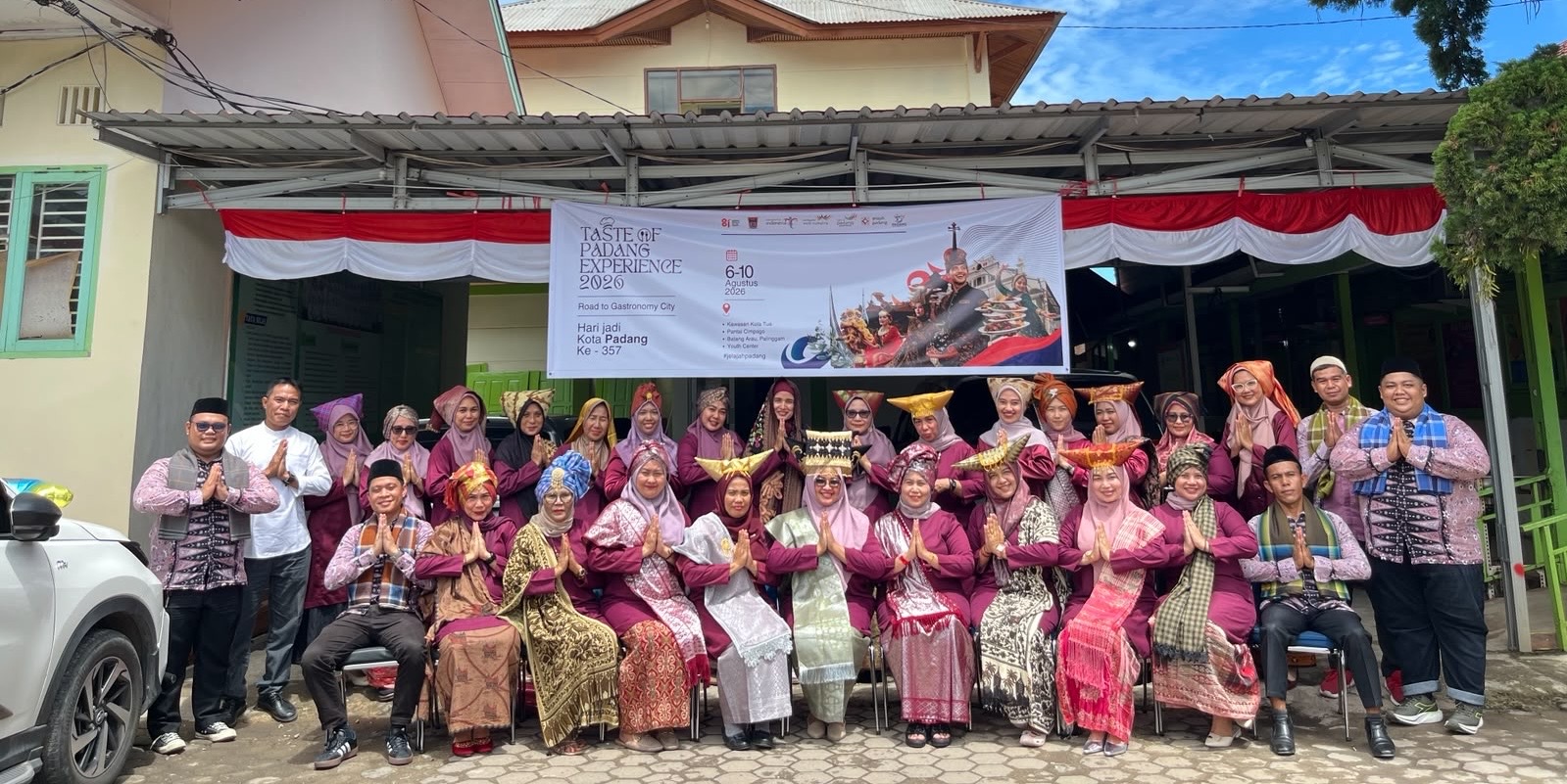 Tampil Unik Berbusana Baju Basiba, Puskesmas Bungus Meriahkan Hari Jadi Kota Padang ke-357